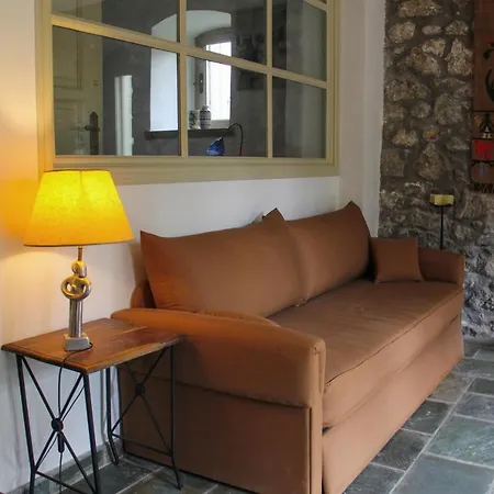 木屋 The Stonehouse